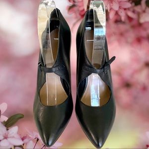 POUR LA VICTOIRE BLACK LEATHER HEELS